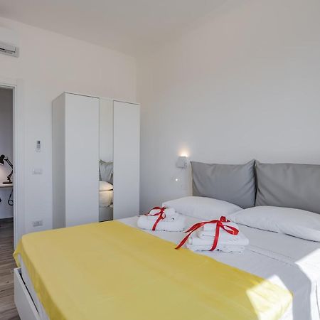 Licia & Tonino Apartments Near The Station Lecce Extérieur photo