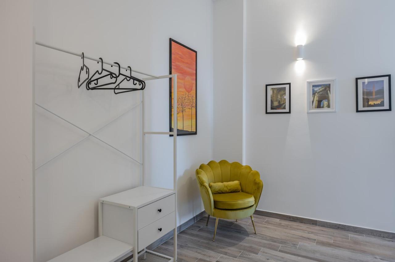 Licia & Tonino Apartments Near The Station Lecce Extérieur photo