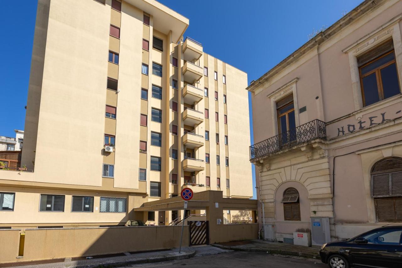 Licia & Tonino Apartments Near The Station Lecce Extérieur photo